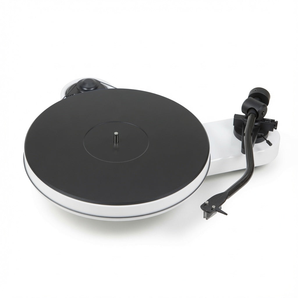 Pro-Ject RPM 3 Carbon turntable in high gloss white with 10-inch carbon tonearm