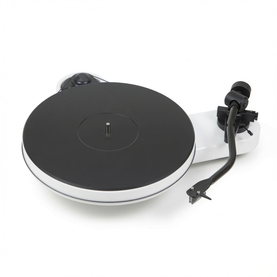 Pro-Ject RPM 3 Carbon turntable in high gloss white with 10-inch carbon tonearm