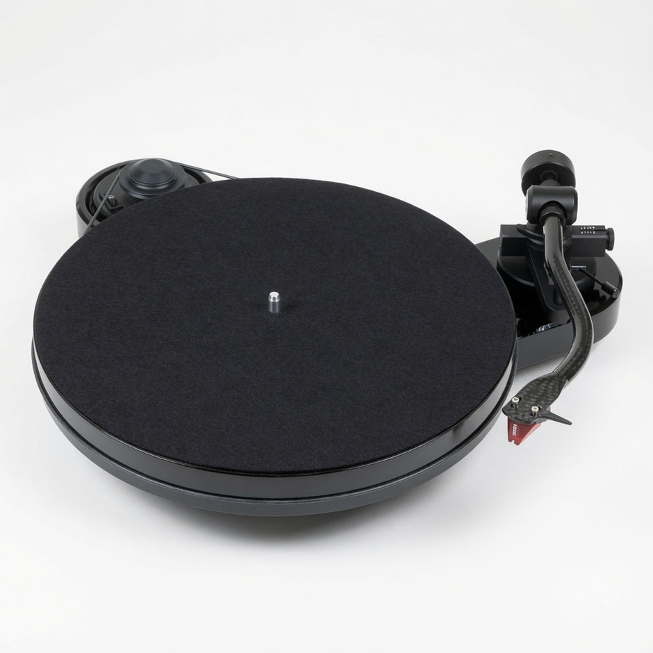 Pro-Ject RPM 1 Carbon turntable in high gloss black with S-shaped carbon tonearm