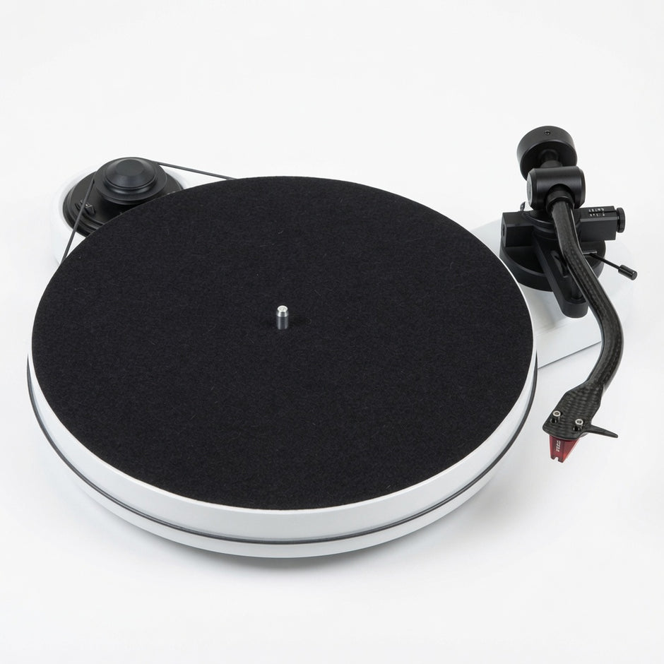 Pro-Ject RPM 1 Carbon turntable in high gloss white with S-shaped carbon tonearm