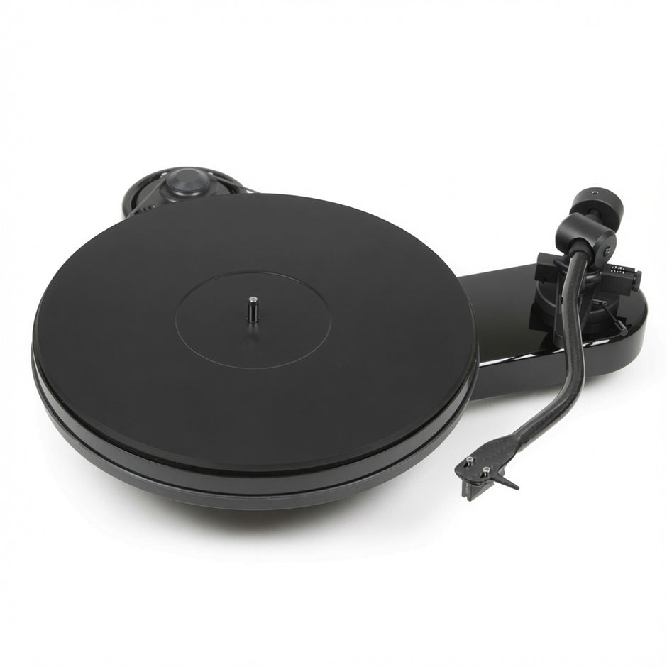 Pro-Ject RPM 3 Carbon turntable in high gloss black with 10-inch S-shaped carbon tonearm