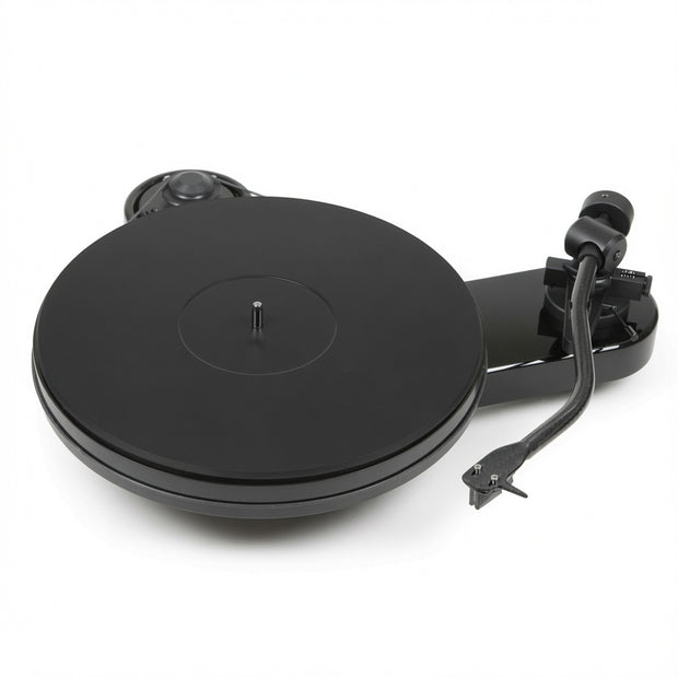 Pro-Ject RPM 3 Carbon turntable in high gloss black with 10-inch S-shaped carbon tonearm