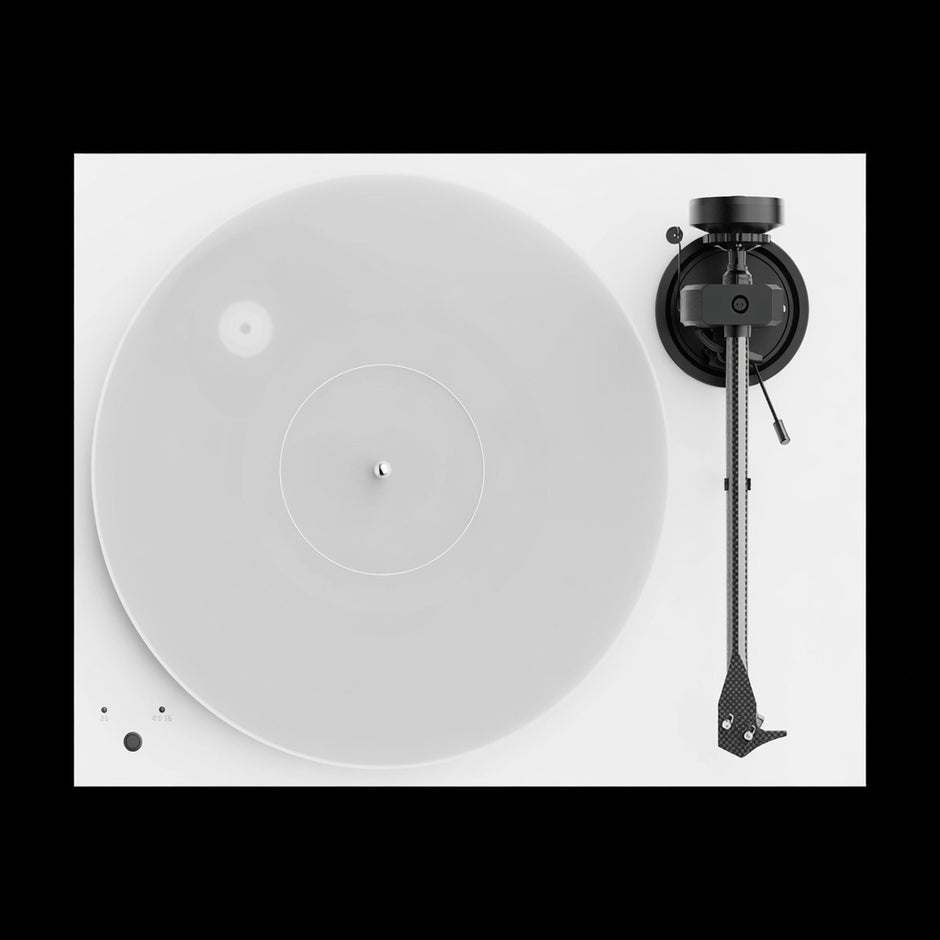 Pro-Ject X1 turntable in high gloss white with carbon-aluminium tonearm