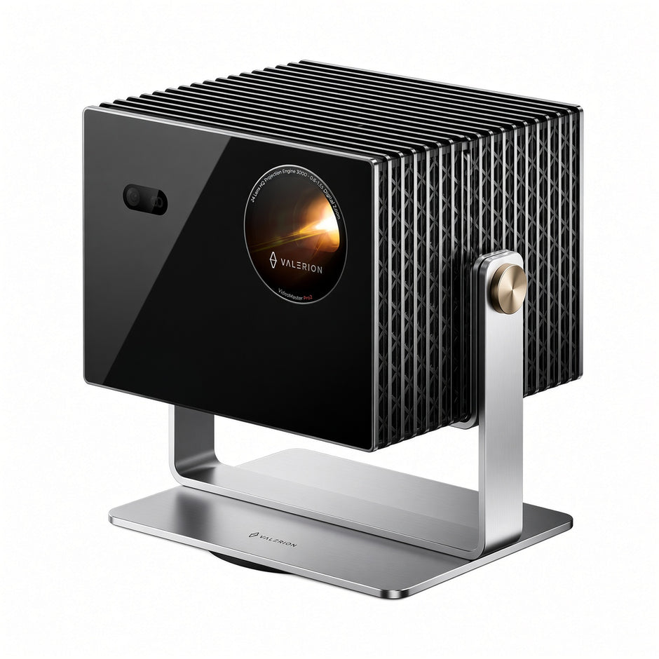 Valerion VisionMaster pro 2 安裝於官方銀色雲台桌面支架，可調投射角度